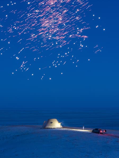 Volcano-In Hotel of Arrivals